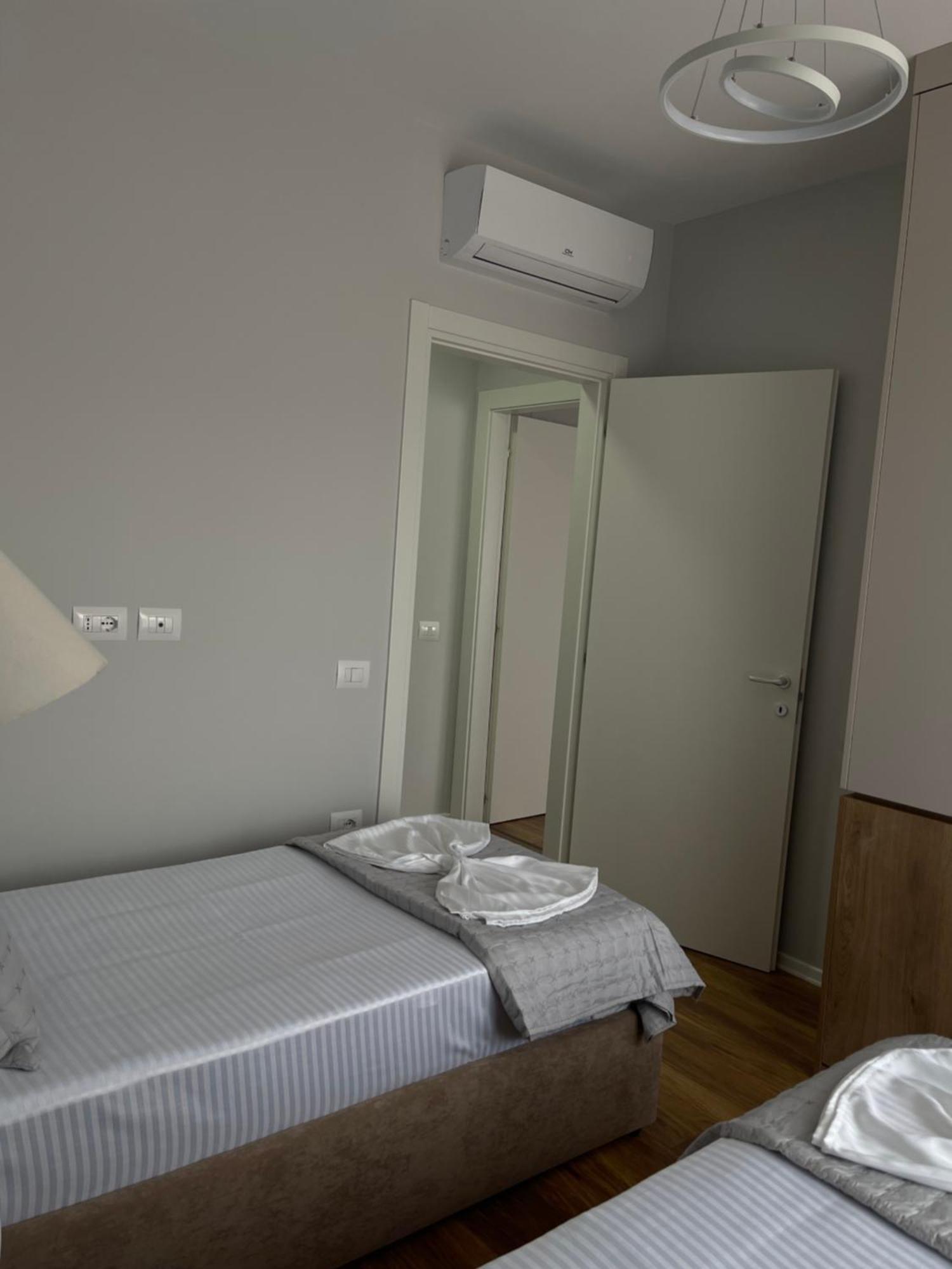 New Bazaar, Grand Apartment Tirana Exterior foto
